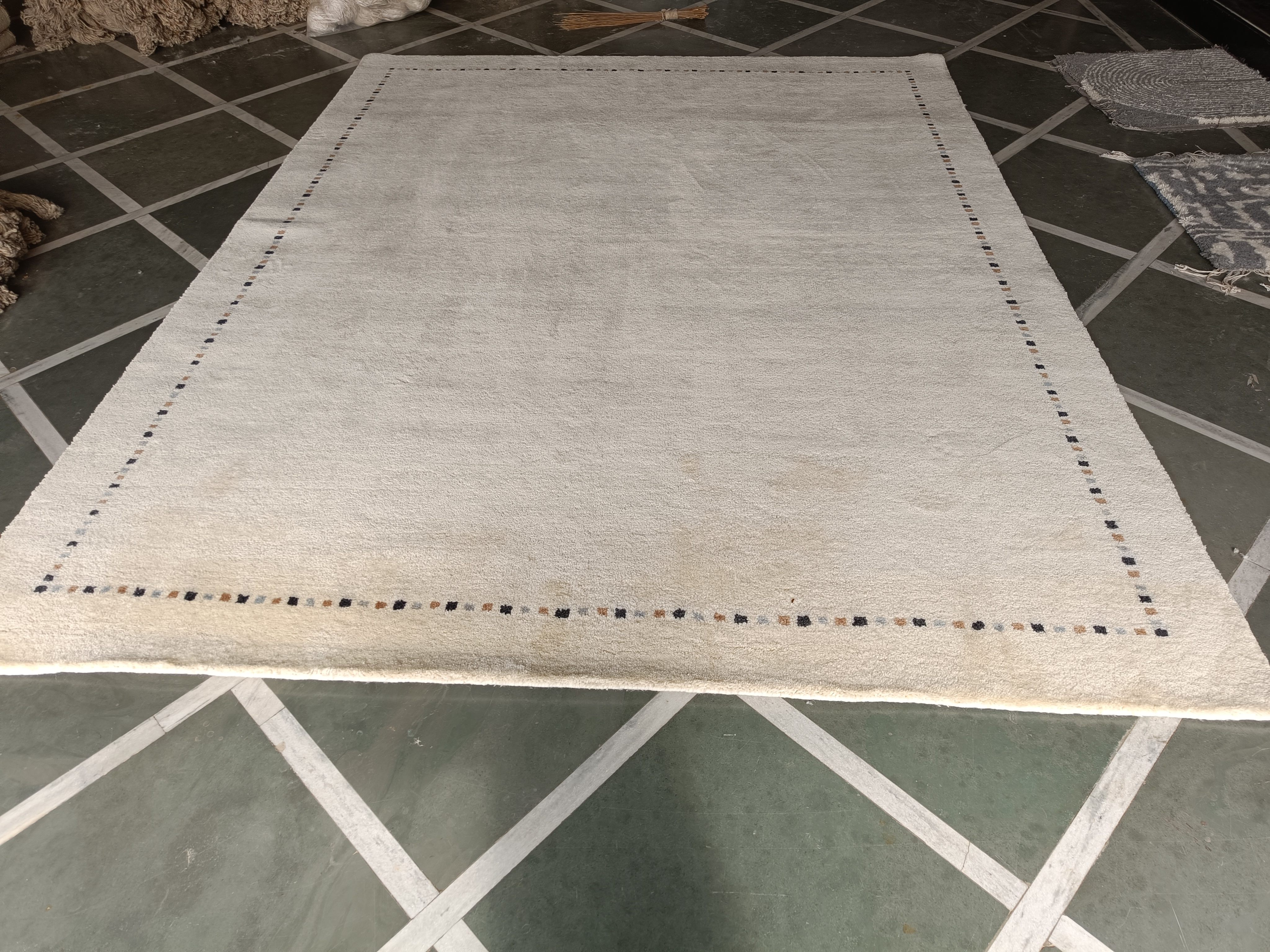 Ivory Dotted Border Handwoven Wool Dari